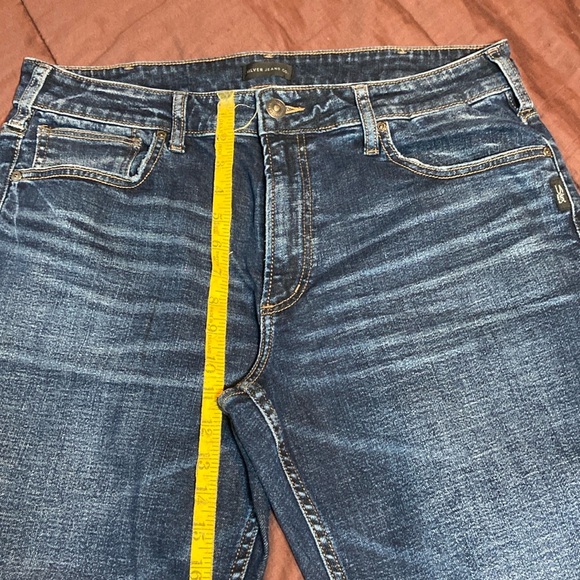 Men’s Dark Blue Colored Jean with a Bootcut Leg By silver Jeans Co. Brand.  EUC! - Picture 5 of 16